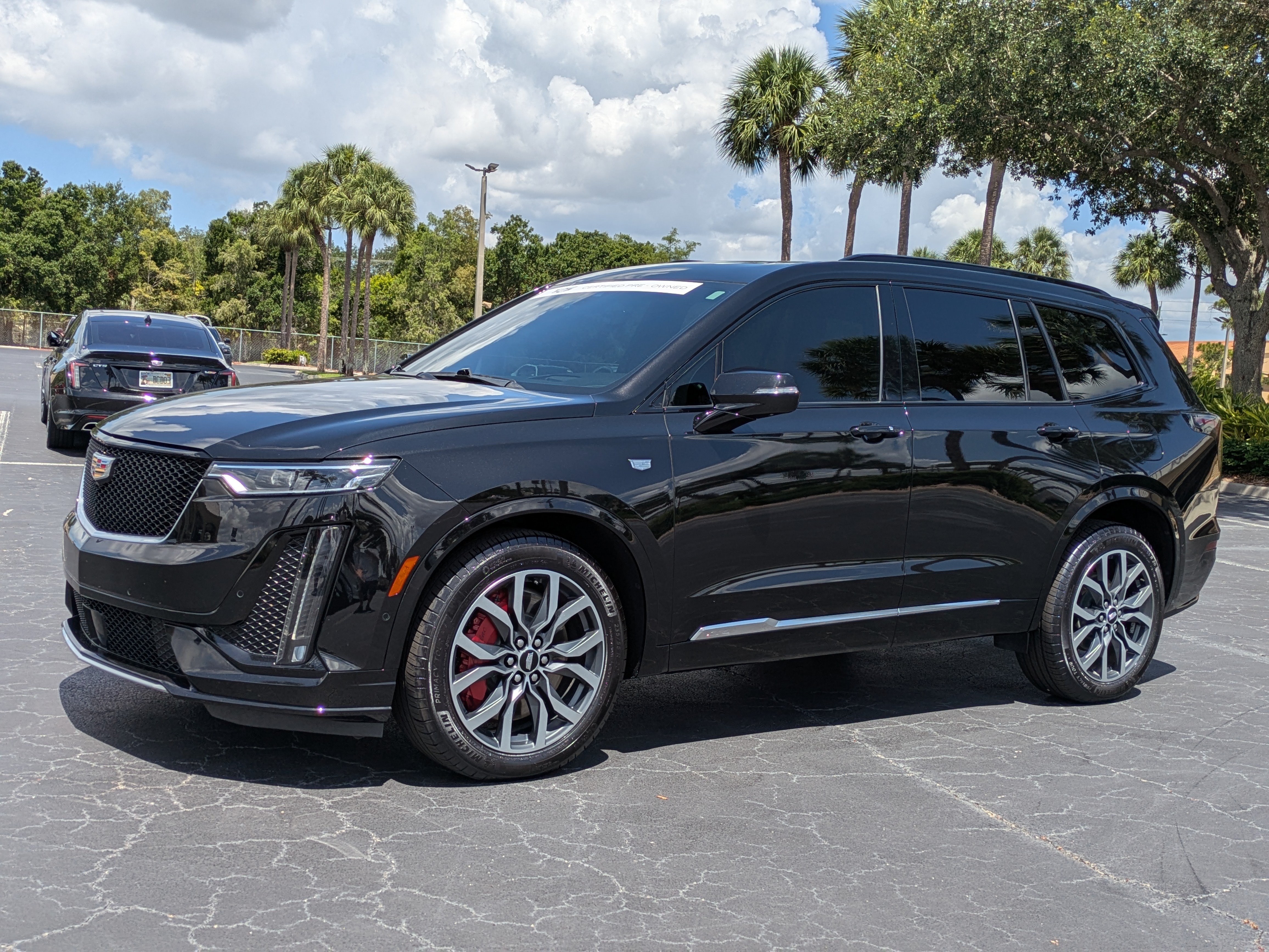 Used 2023 Cadillac XT6 Sport w/ Technology Package AWD/4WD image 2