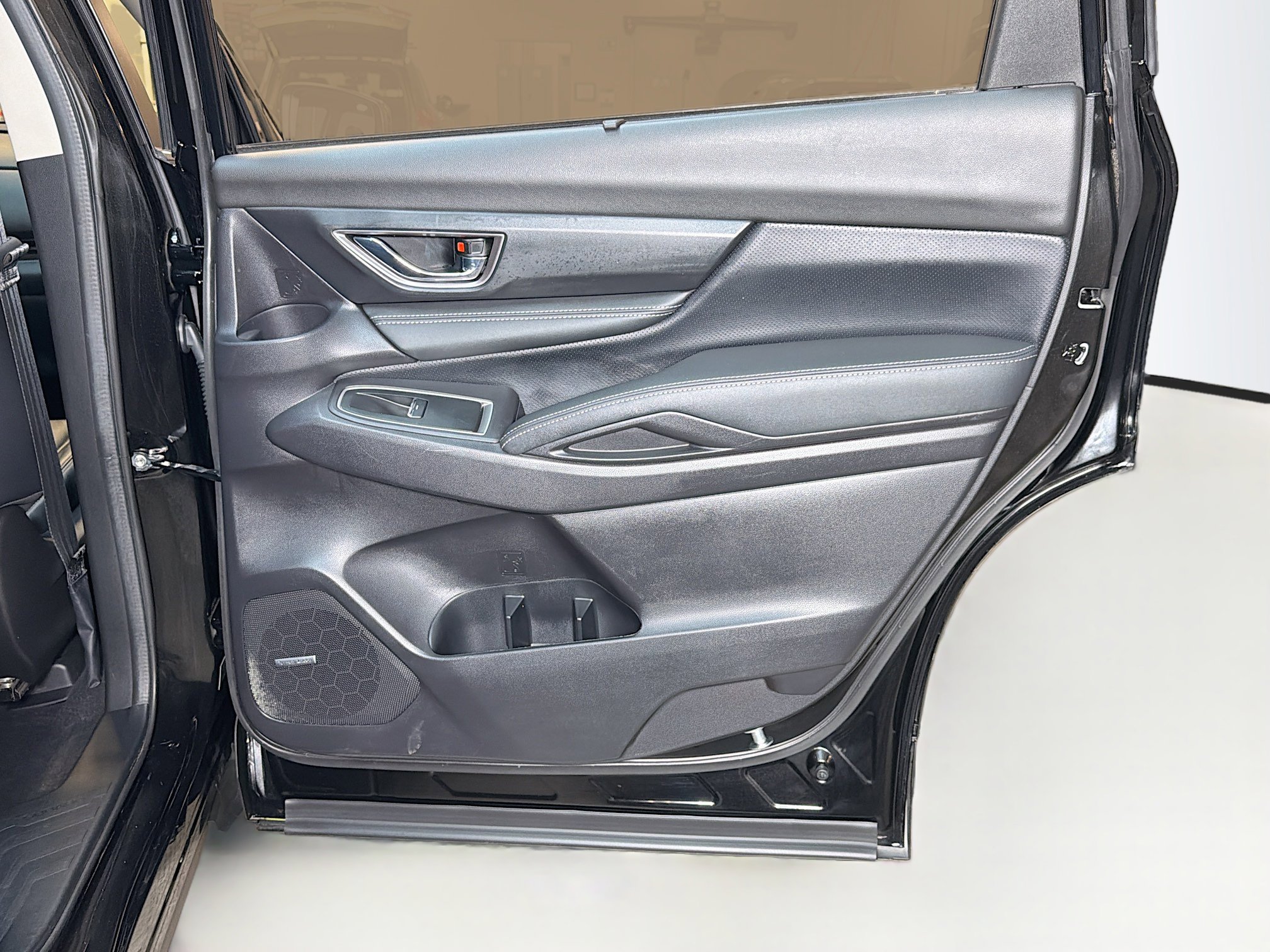 Used 2024 Subaru Ascent Limited w/ Technology Package image 32