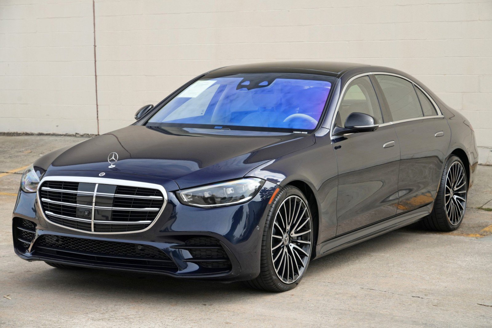 Used 2022 Mercedes-Benz S 580 4MATIC Sedan w/ AMG Line Package image 60