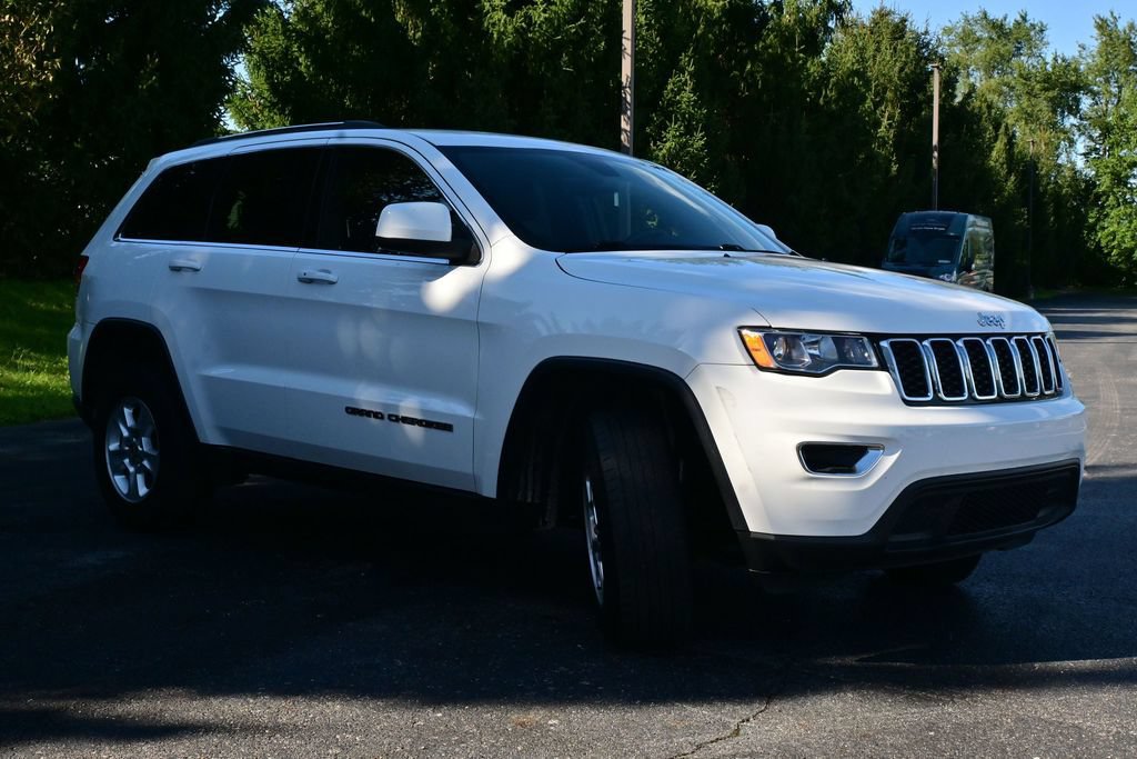 Used 2017 Jeep Grand Cherokee Laredo w/ Quick Order Package 23E AWD/4WD image 4