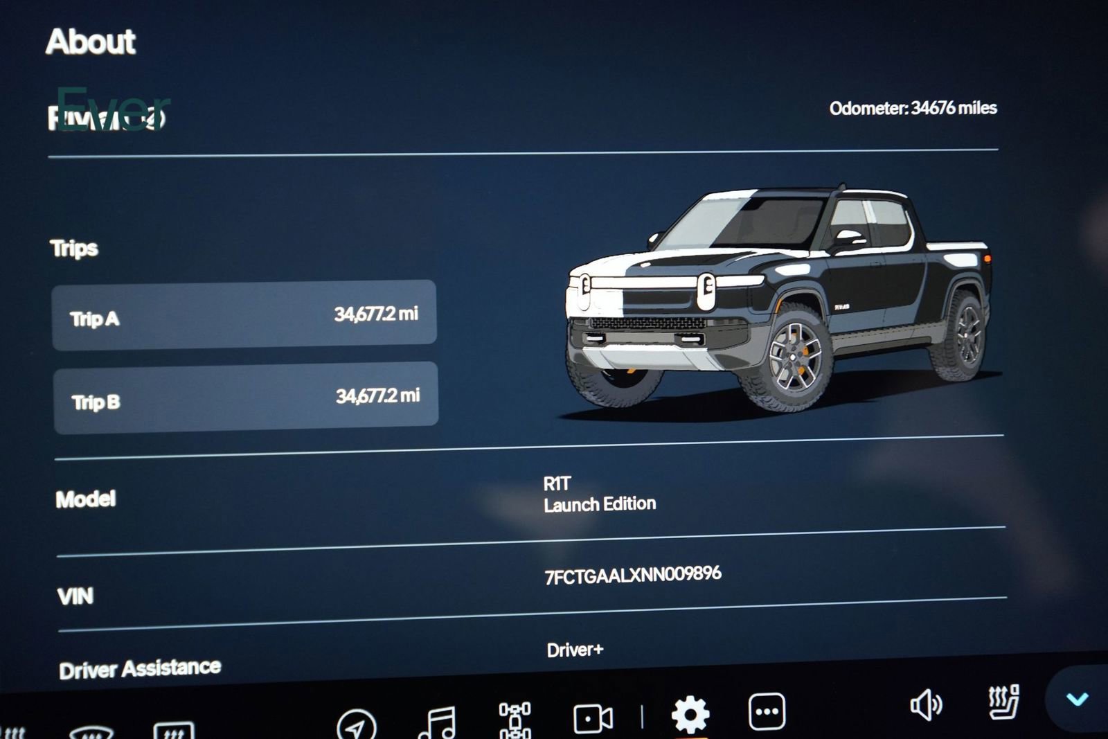 Used 2022 Rivian R1T Launch Edition image 7