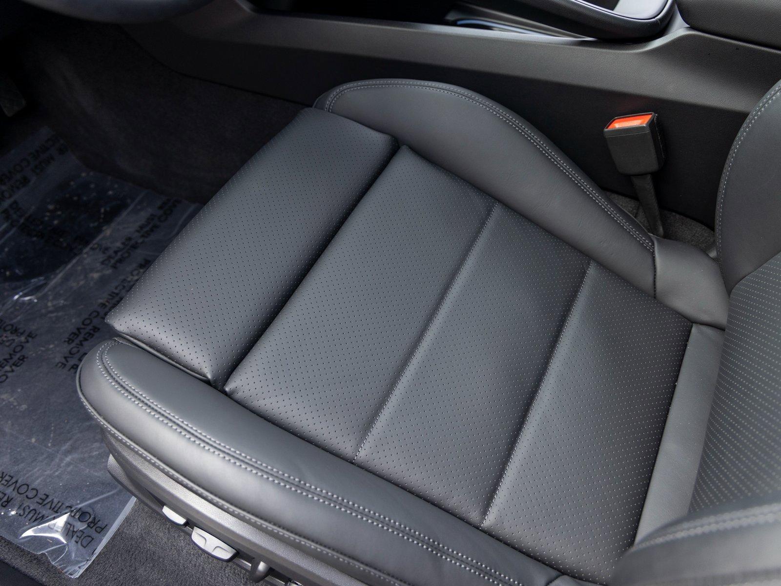 Certified 2025 Porsche Macan Electric image 25