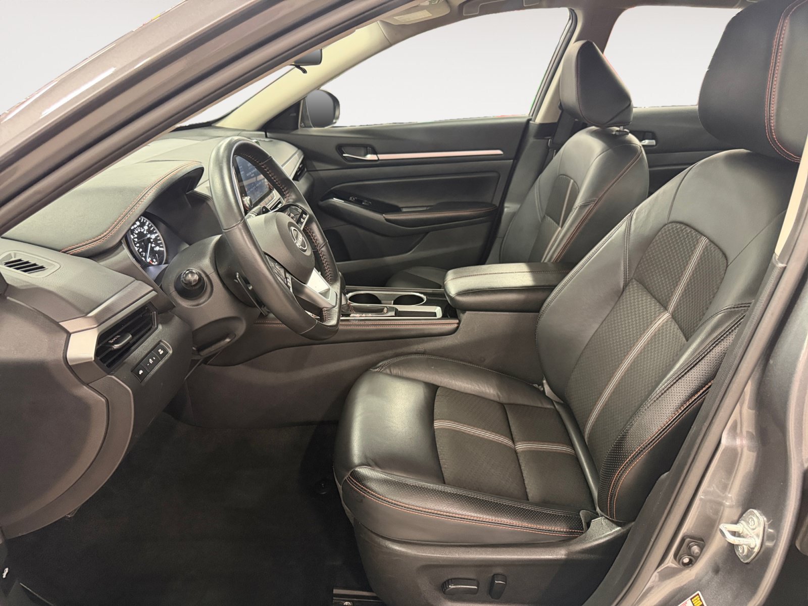 Used 2024 Nissan Altima 2.5 SR FWD image 22