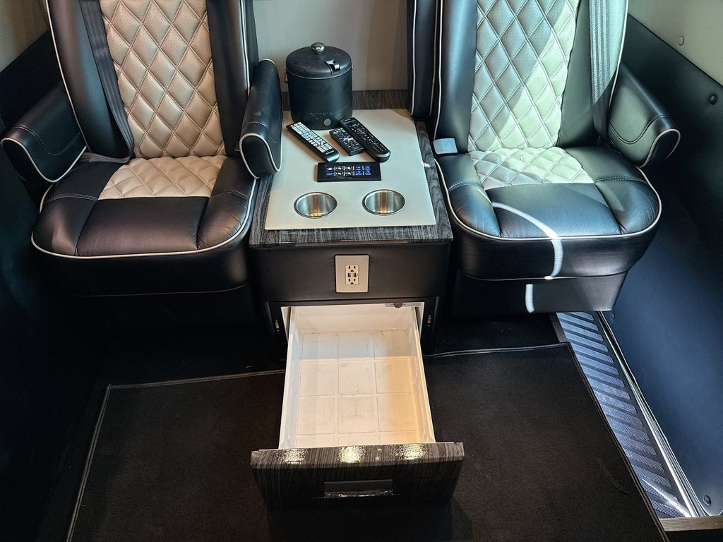 Used 2016 Mercedes-Benz Sprinter 3500 image 36