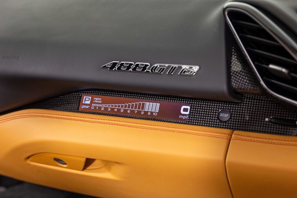 Used 2017 Ferrari 488 GTB RWD image 53
