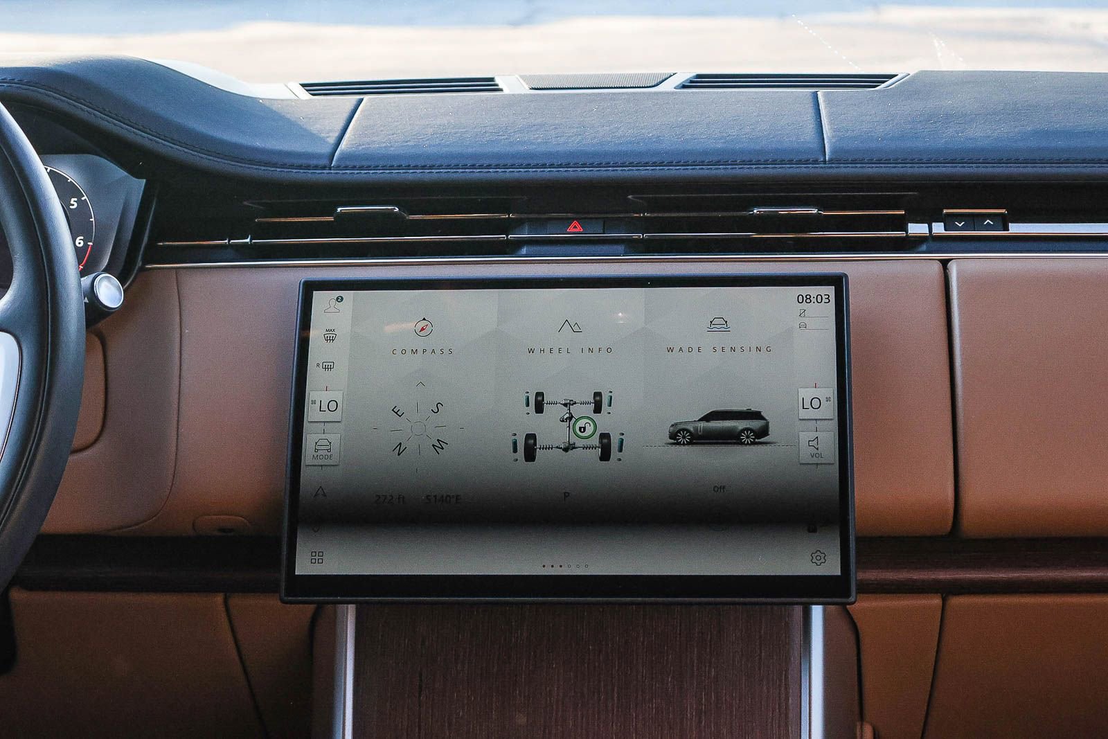 Certified 2025 Land Rover Range Rover SE image 24