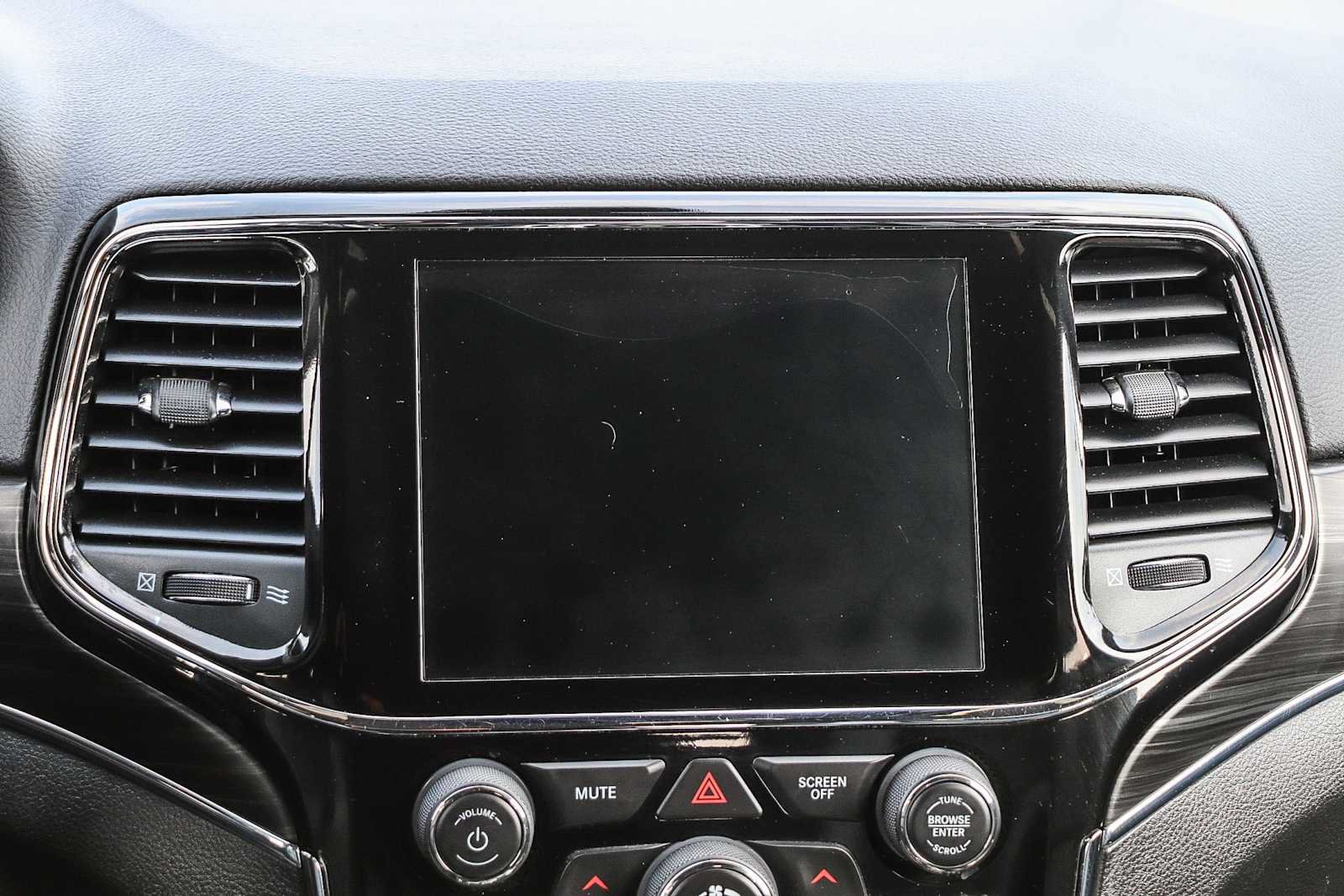 Used 2019 Jeep Grand Cherokee Limited RWD image 14