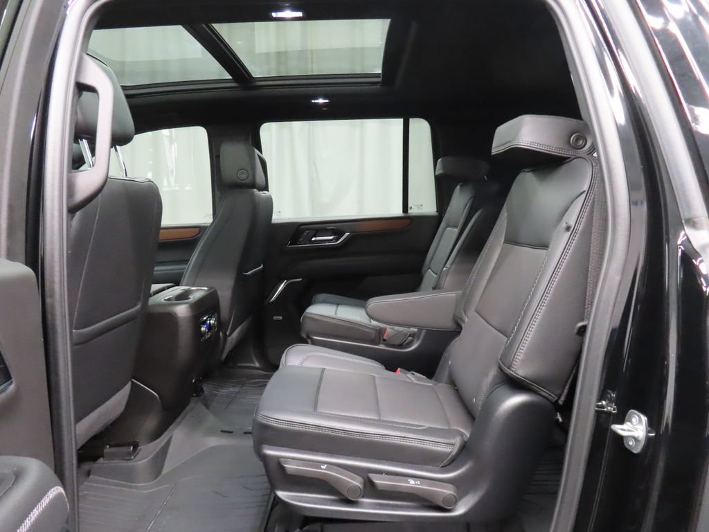 Used 2025 GMC Yukon XL Denali w/ Sun & Power Step Package AWD/4WD image 14