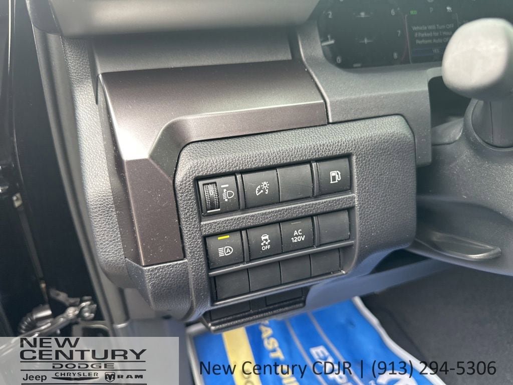 Used 2025 Toyota 4Runner TRD Sport AWD/4WD image 32