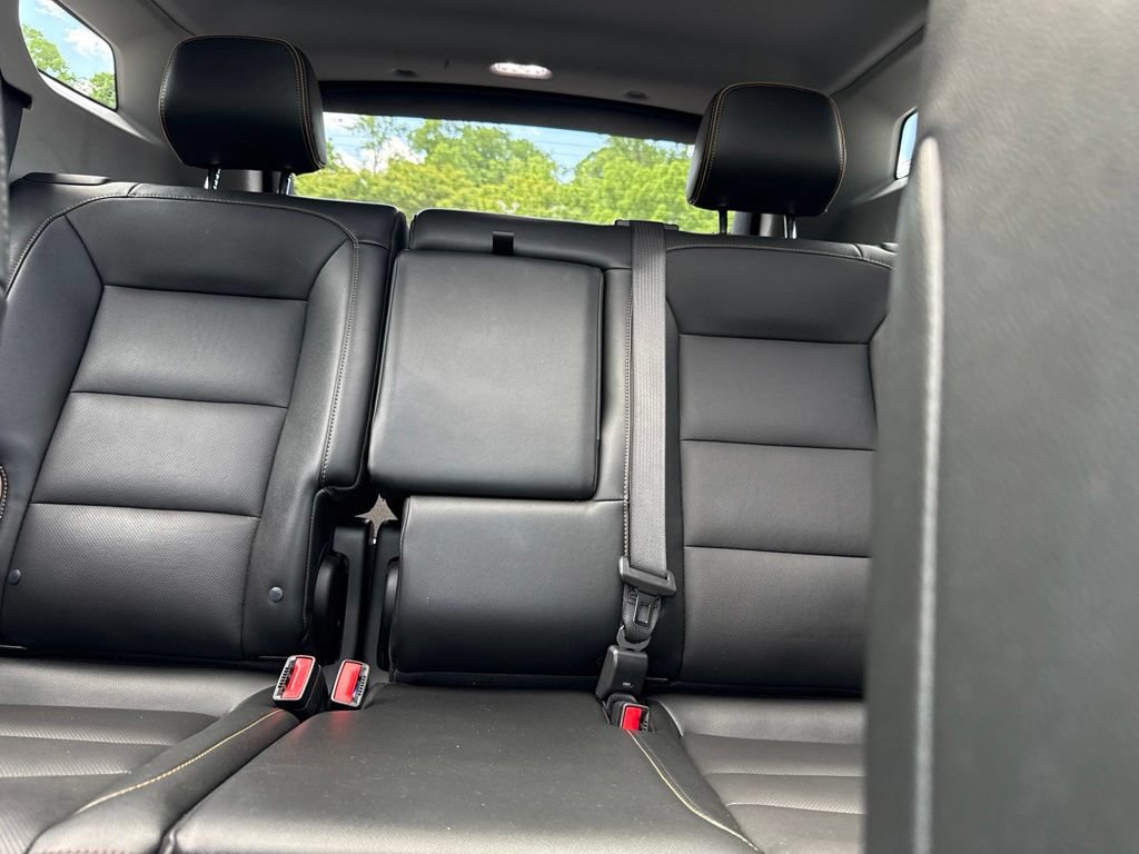 Used 2024 GMC Terrain AT4 w/ LPO, 'HIT The Road' Package AWD/4WD image 25