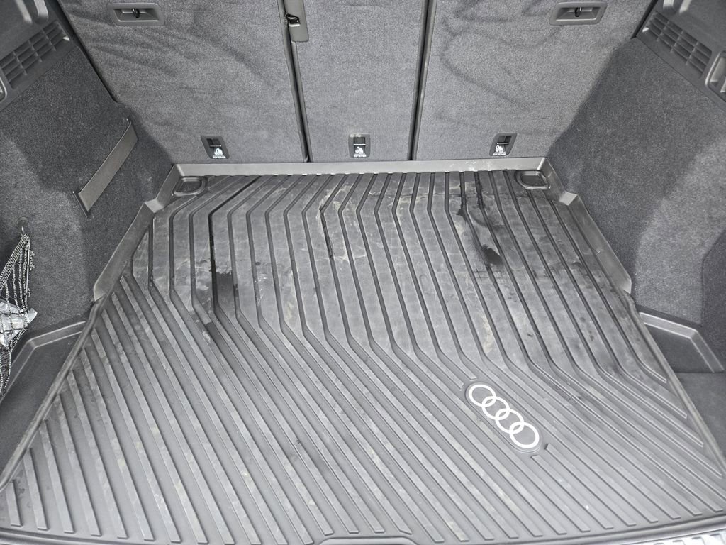 Certified 2025 Audi Q5 2.0T Premium image 42