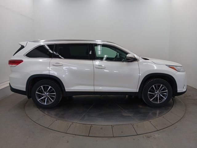 Used 2019 Toyota Highlander XLE image 44