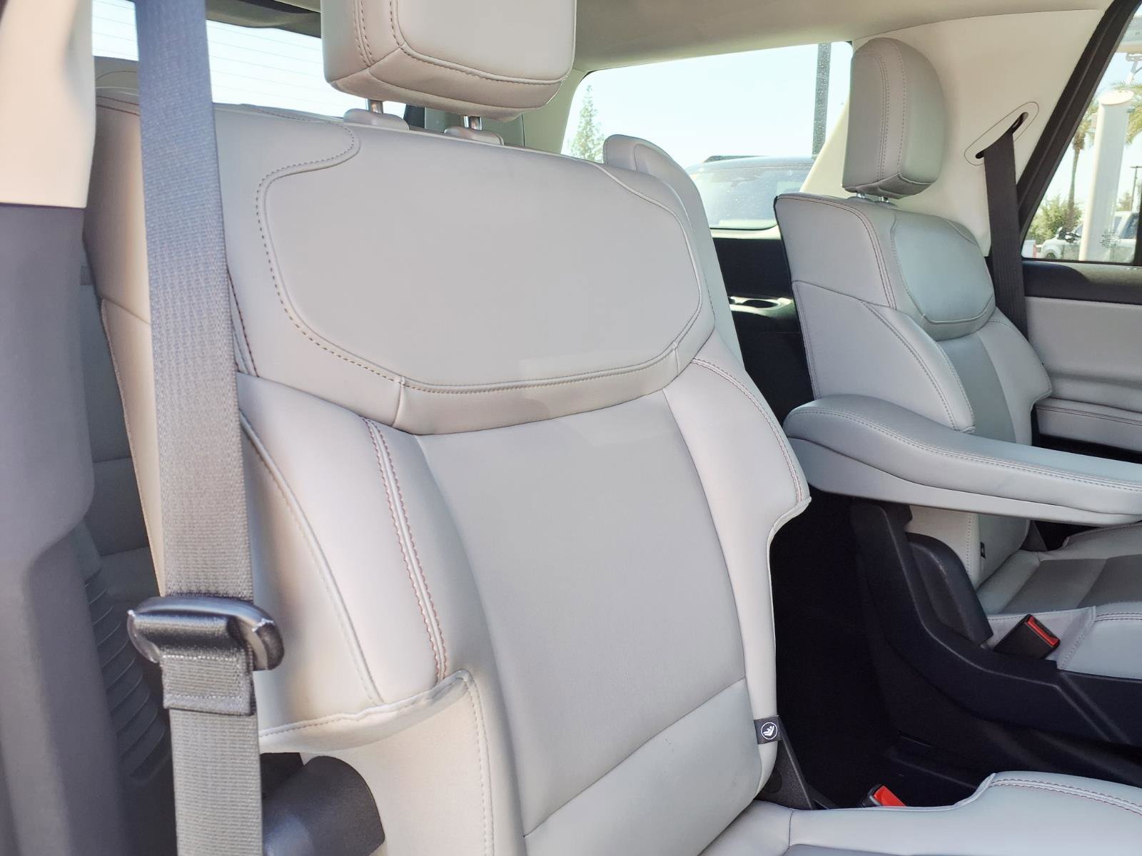 Certified 2025 Ford Expedition Active image 15