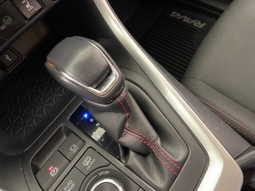 Used 2021 Toyota RAV4 SE w/ Weather & Moonroof Package image 23