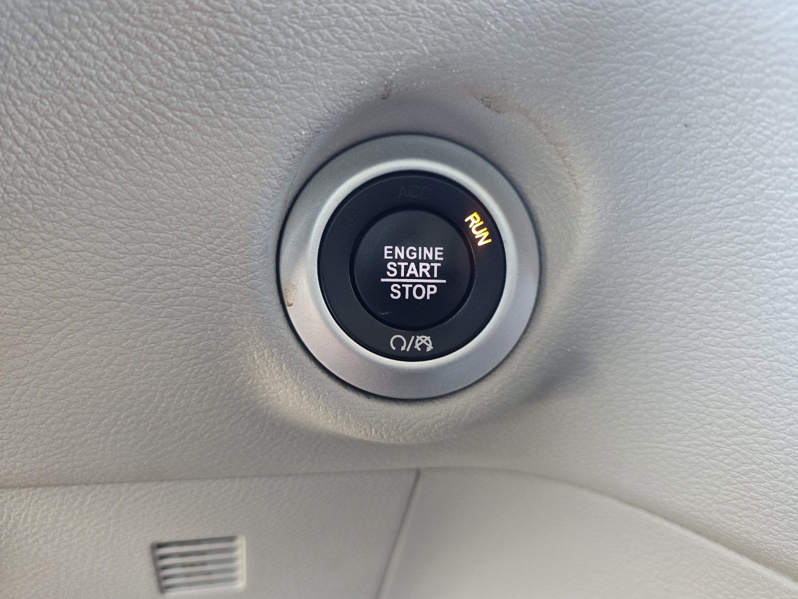 Used 2022 Chrysler Voyager LX FWD image 21