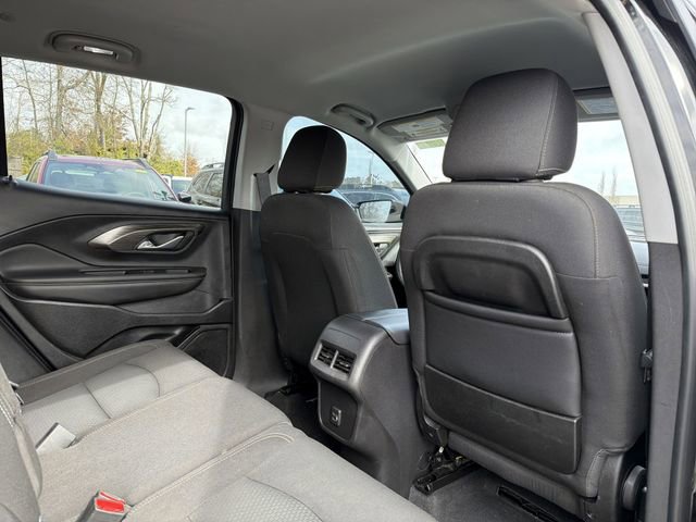 Used 2022 GMC Terrain SLE w/ Elevation Edition image 11