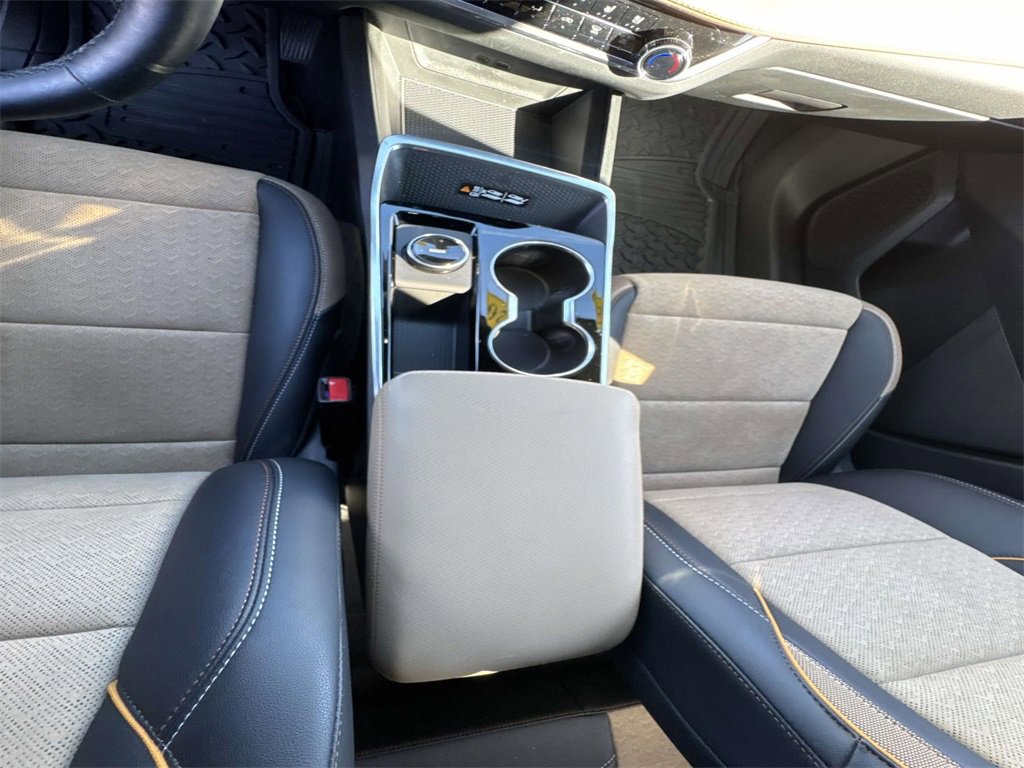 Used 2025 Chevrolet Equinox ACTIV w/ Safety and Technology Package image 44