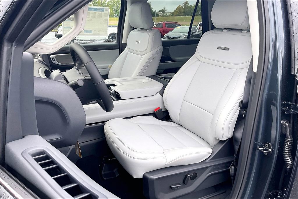 New 2025 Ford Expedition Platinum w/ Driver's Package image 9