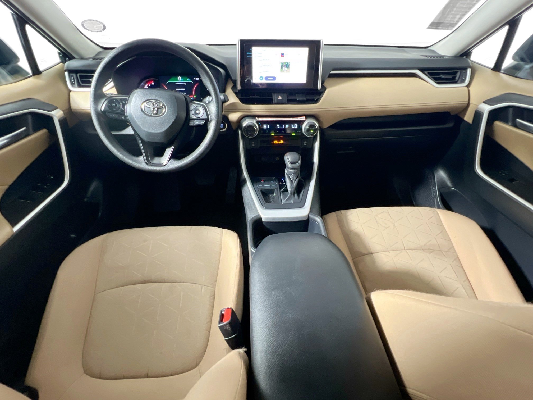 Used 2025 Toyota RAV4 XLE w/ Convenience Package FWD image 28