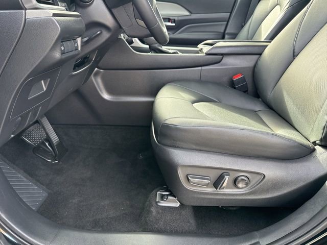 Used 2025 Toyota Grand Highlander XLE image 26