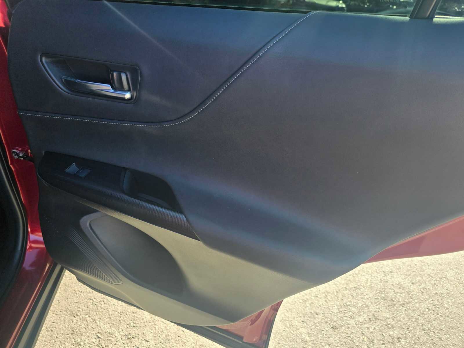 Used 2023 Toyota Venza Nightshade image 13