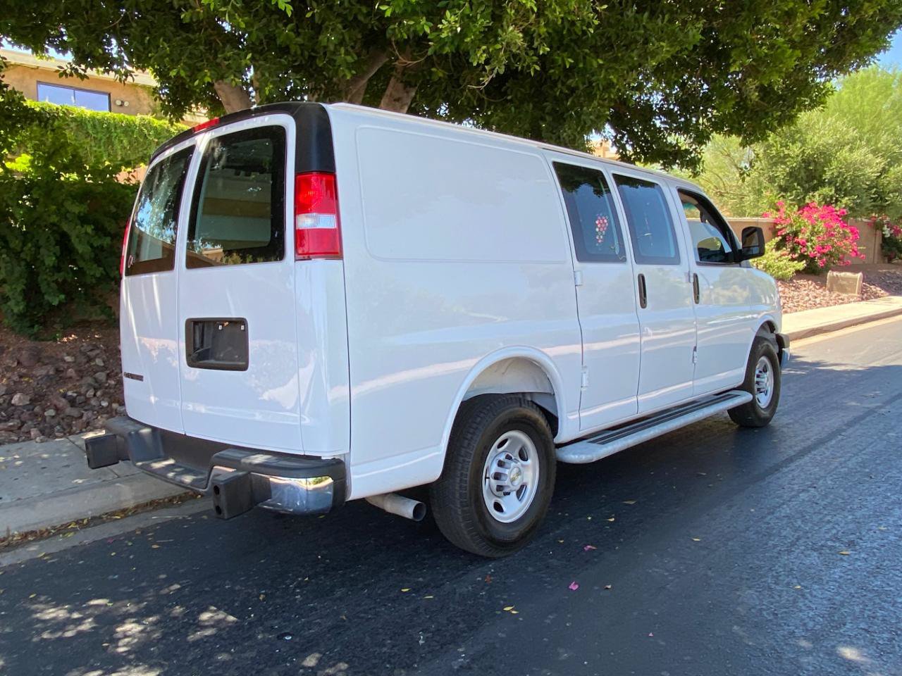 Used 2025 Chevrolet Express 2500 w/ Driver Convenience Package RWD image 10