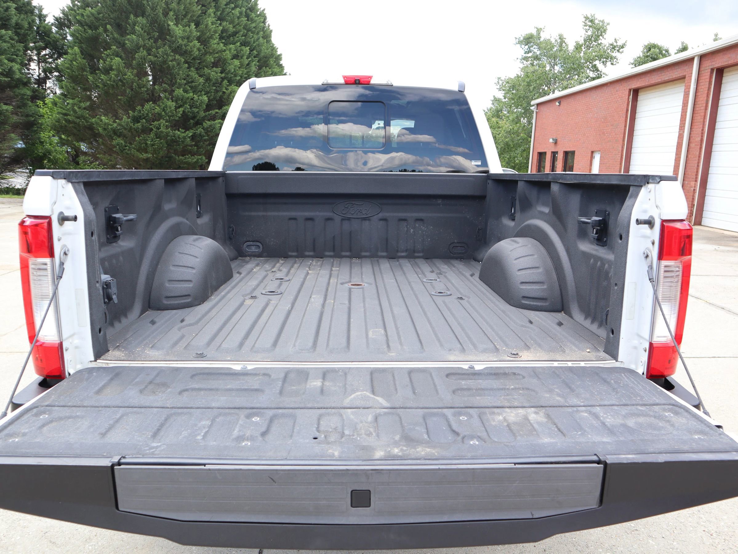 Used 2018 Ford F250 Lariat w/ Lariat Ultimate Package image 5