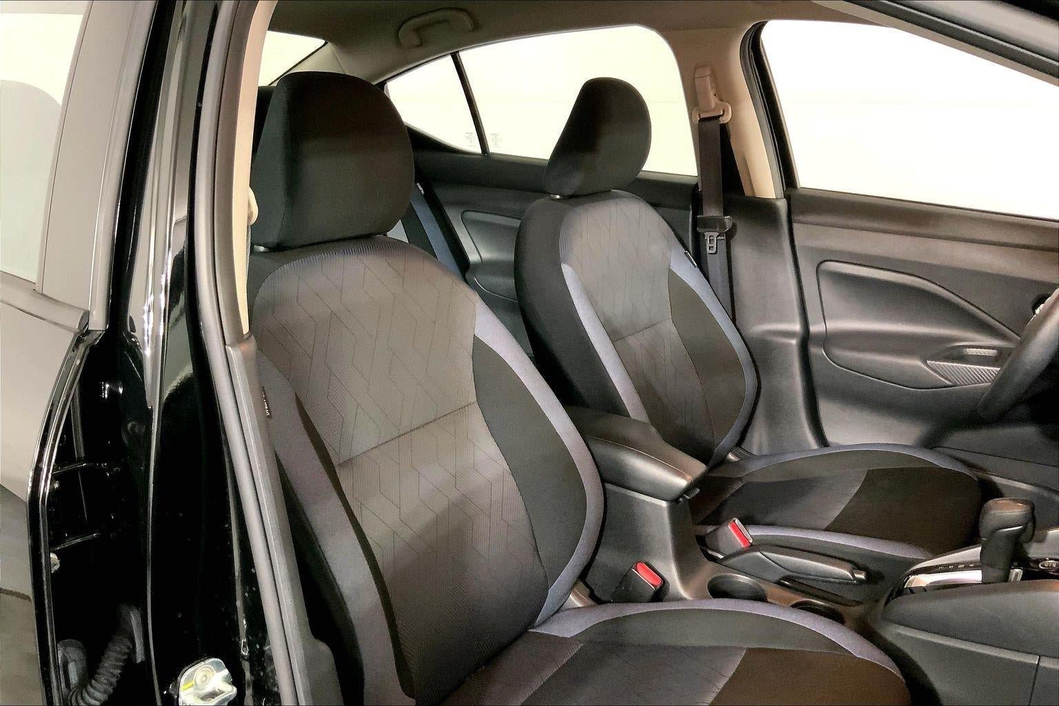 Used 2025 Nissan Versa SV FWD image 7