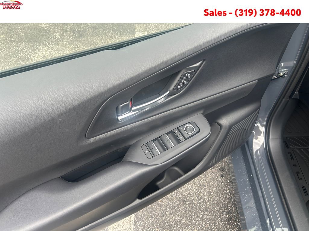 New 2026 Toyota Prius Plug-In Hybrid FWD image 10