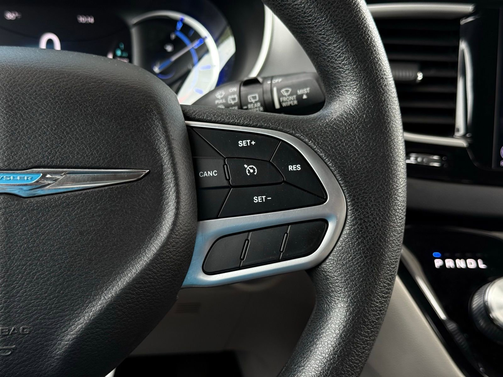 Used 2018 Chrysler Pacifica Touring Plus image 36