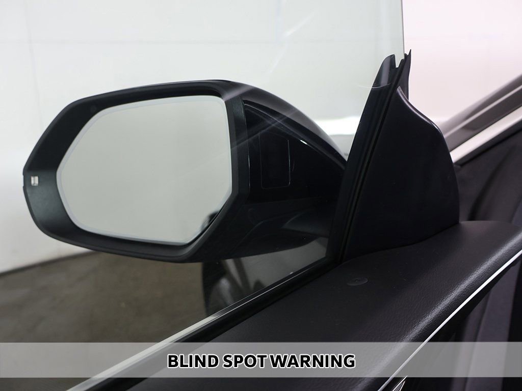 Used 2023 Audi Q8 Prestige w/ Prestige Package image 8