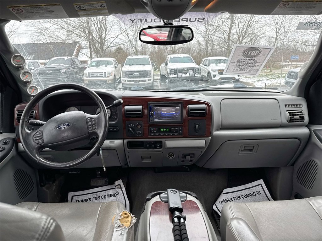 Used 2005 Ford F250 Lariat image 10