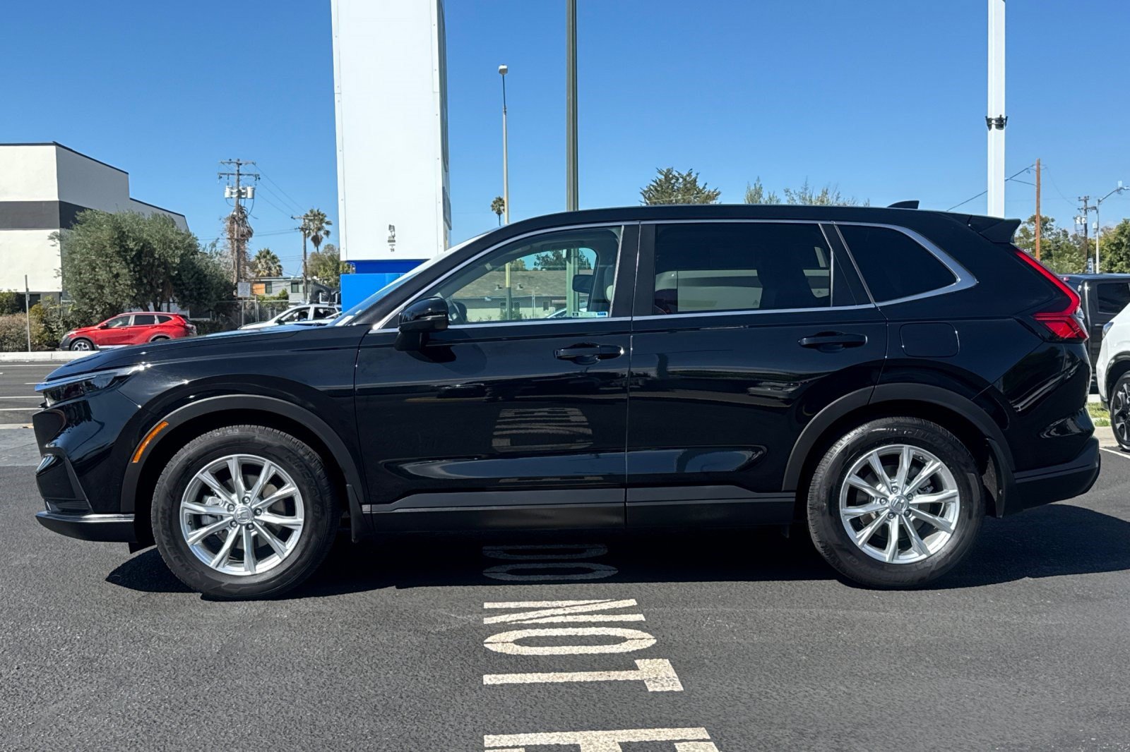 Used 2025 Honda CR-V EX image 2