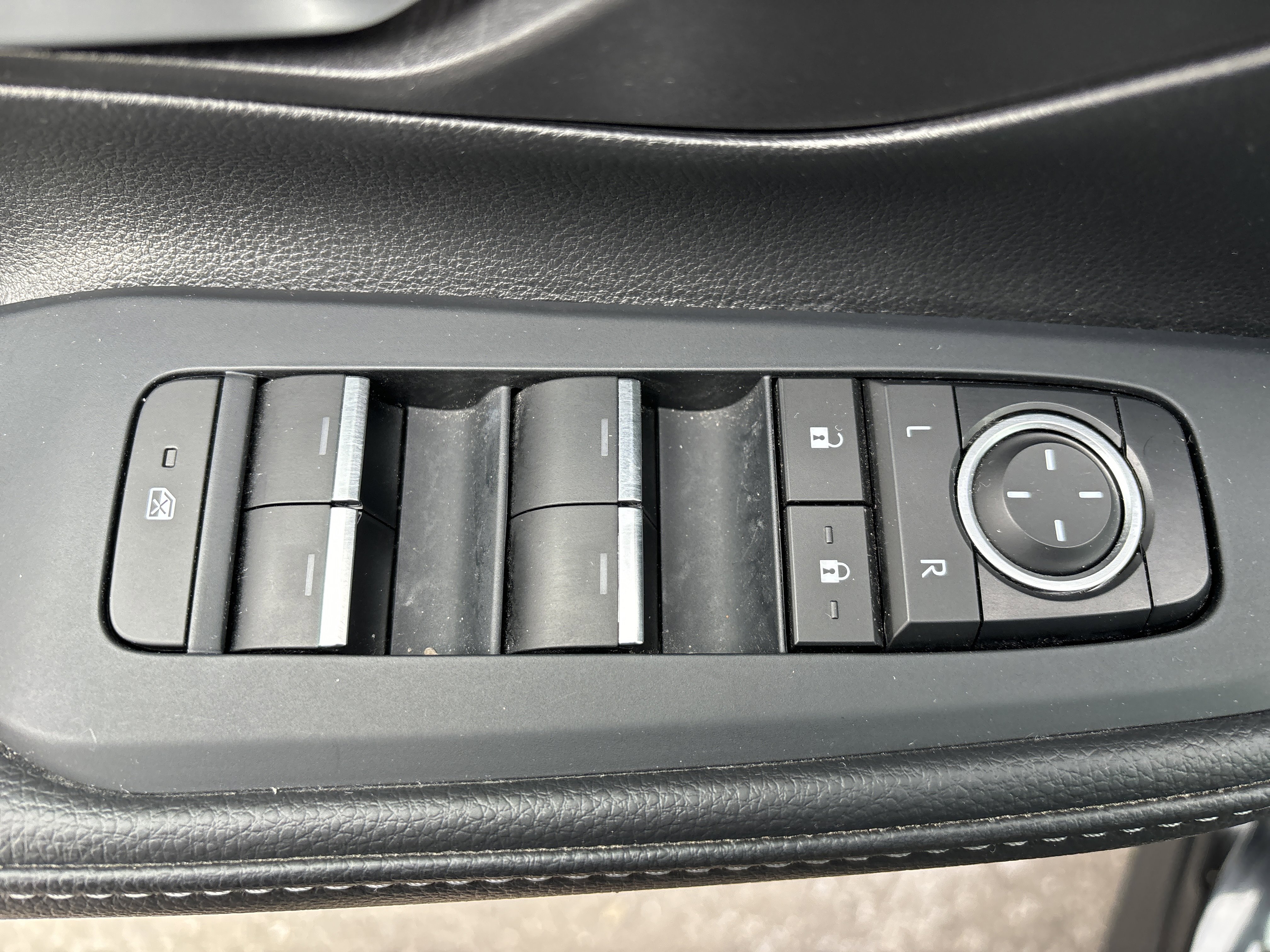 Used 2025 Toyota Grand Highlander AWD image 18