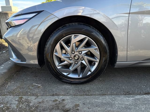 Used 2024 Hyundai Elantra SEL image 13