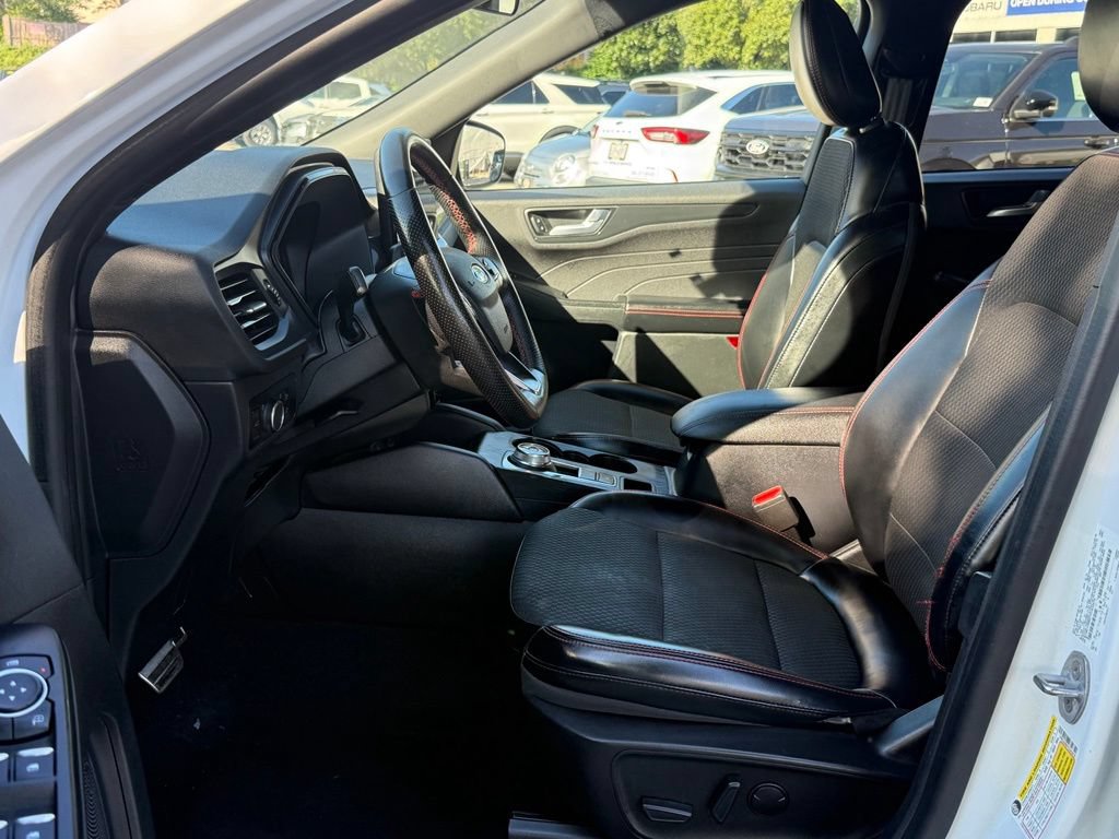 Used 2023 Ford Escape ST-Line w/ Tech Pack #1 AWD/4WD image 23