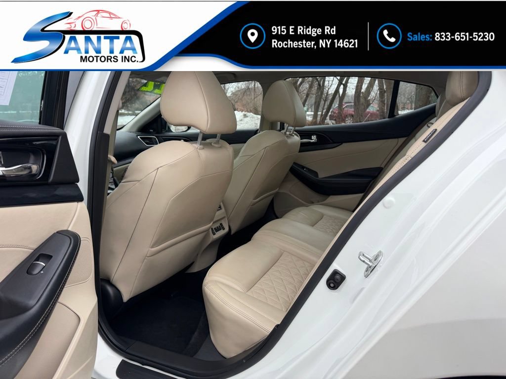 Used 2022 Nissan Maxima Platinum w/ Sport Mat Group FWD image 12
