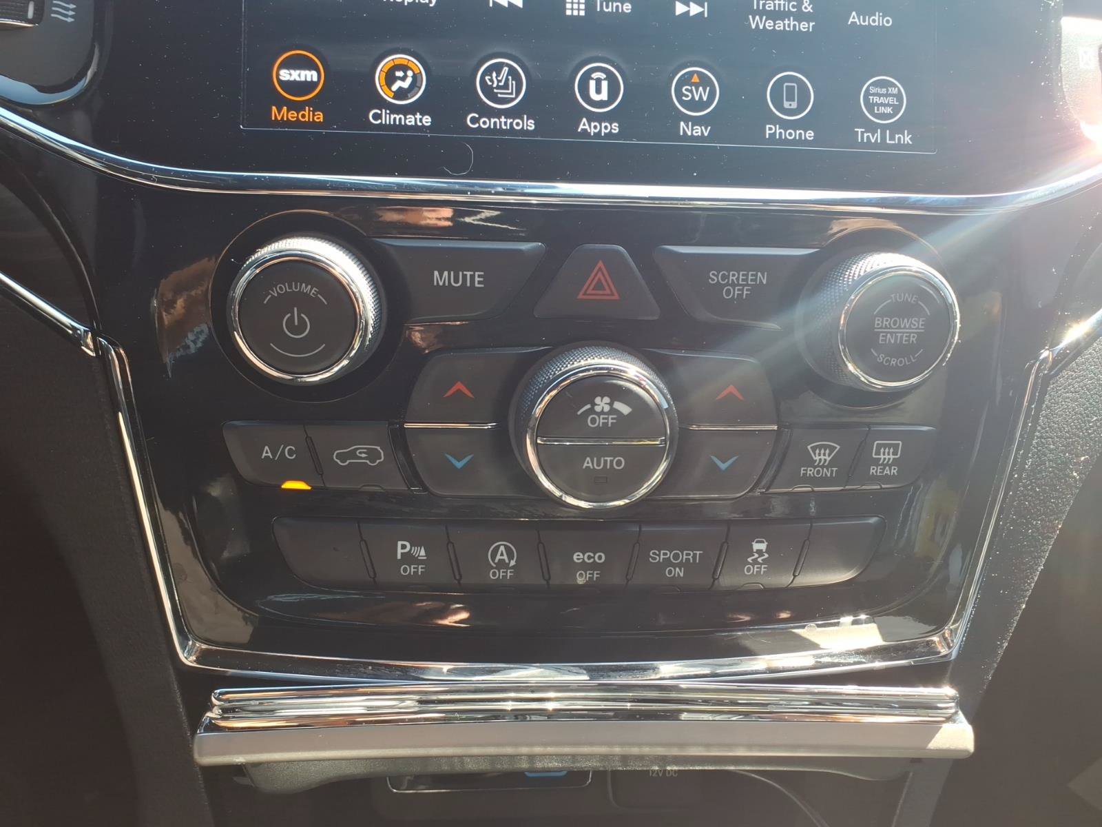 Used 2021 Jeep Grand Cherokee Limited w/ Premium Lighting Group AWD/4WD image 26