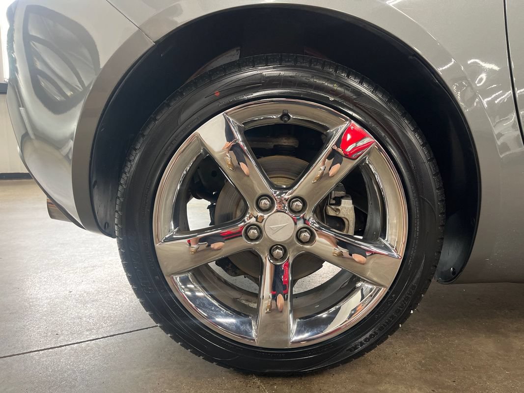 Used 2007 Pontiac Solstice Convertible w/ Premium Package RWD image 36