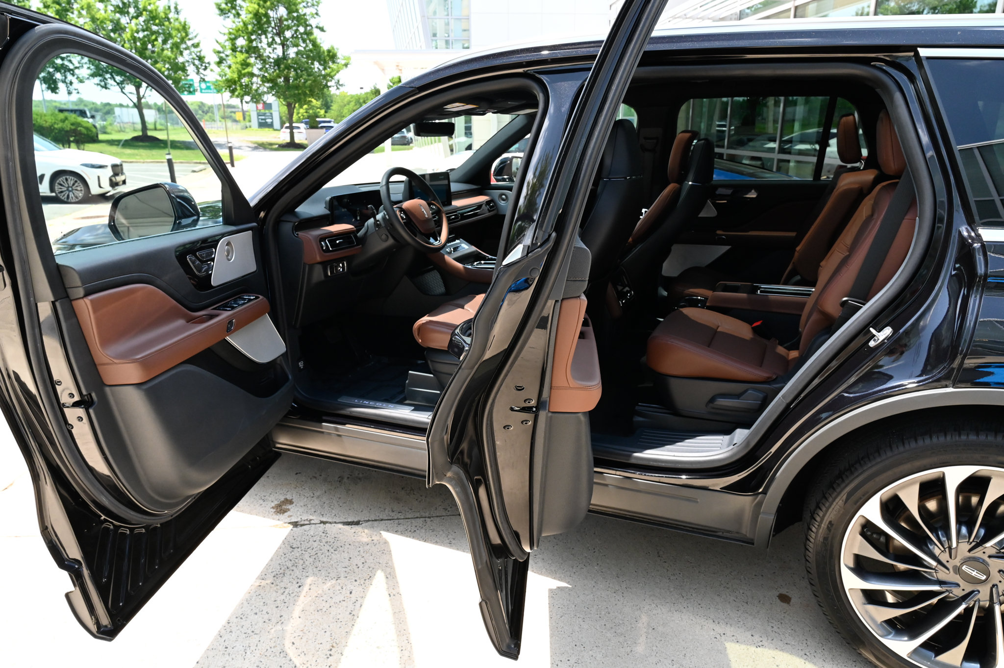 Used 2026 Lincoln Aviator Reserve AWD/4WD image 35