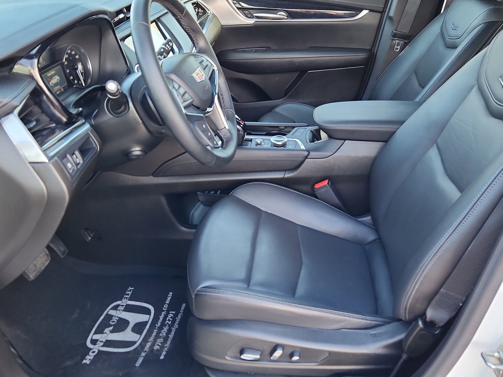 Used 2025 Cadillac XT5 Premium Luxury image 10