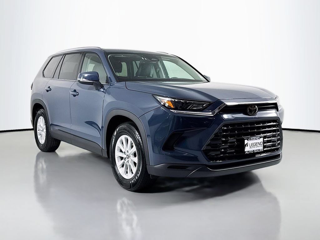 Used 2025 Toyota Grand Highlander FWD image 4