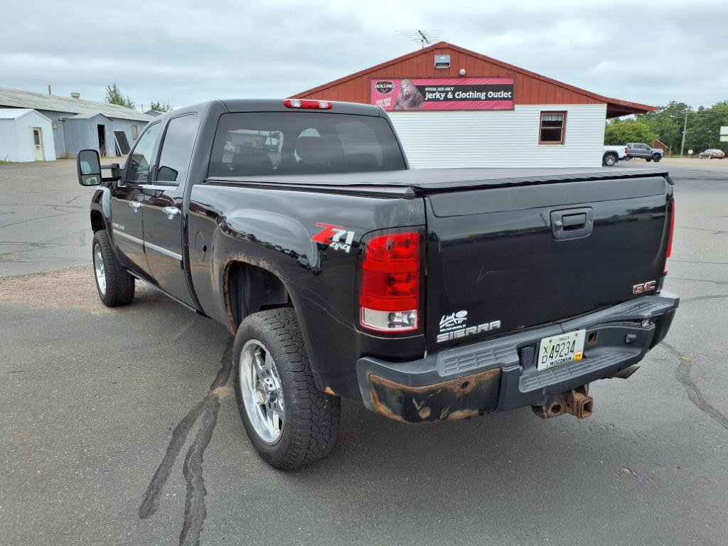 Used 2013 GMC Sierra 2500 Denali w/ Suspension Package, Off-Road AWD/4WD image 4