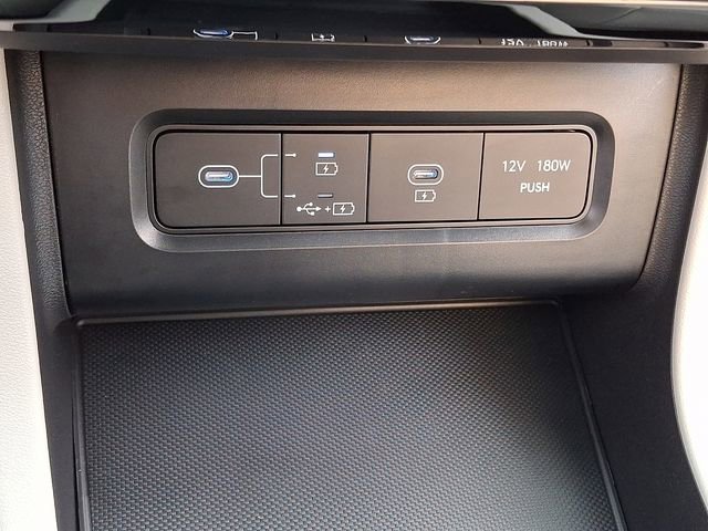 Used 2025 Hyundai Tucson Limited image 25