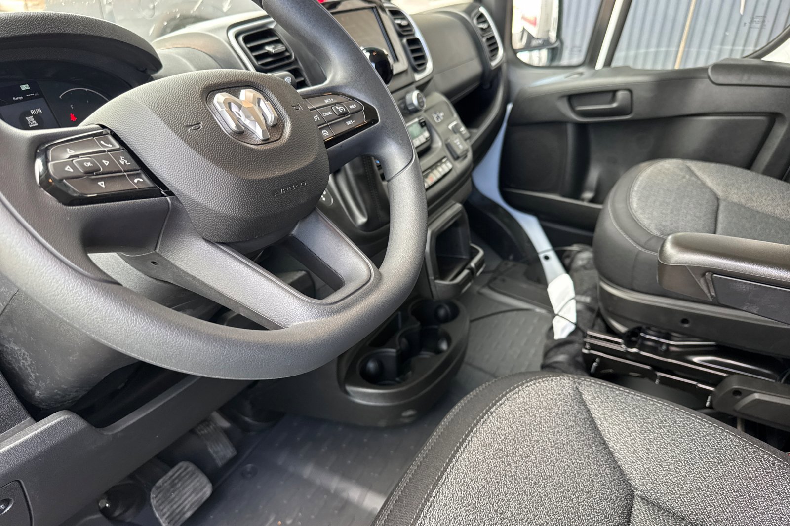 New 2026 RAM ProMaster 2500 w/ Quick Order Package 22G SLT image 9