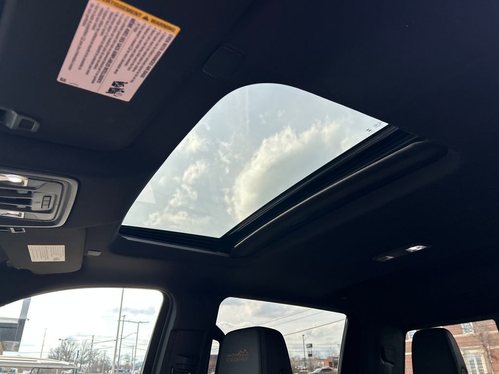 Certified 2025 Chevrolet Silverado 2500 High Country w/ Technology Package image 30