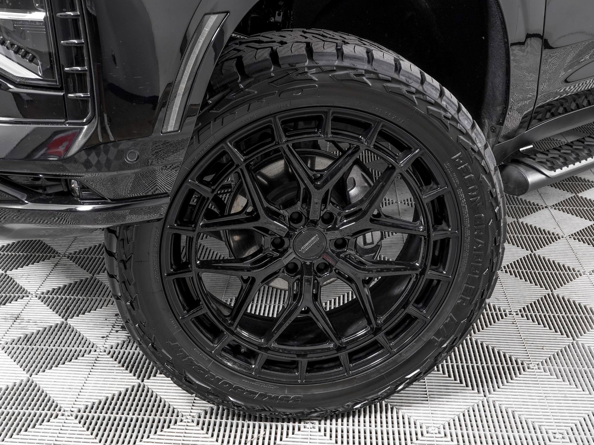 Used 2026 Chevrolet Tahoe Z71 w/ Comfort Package image 34