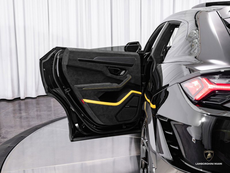 Used 2024 Lamborghini Urus Performante image 43