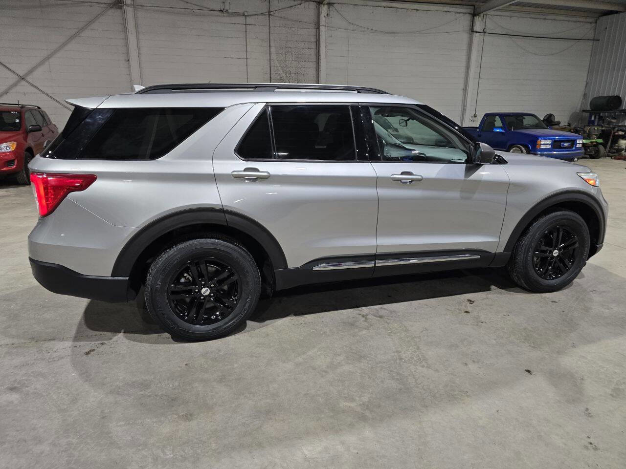 Used 2020 Ford Explorer XLT w/ Comfort Package image 14