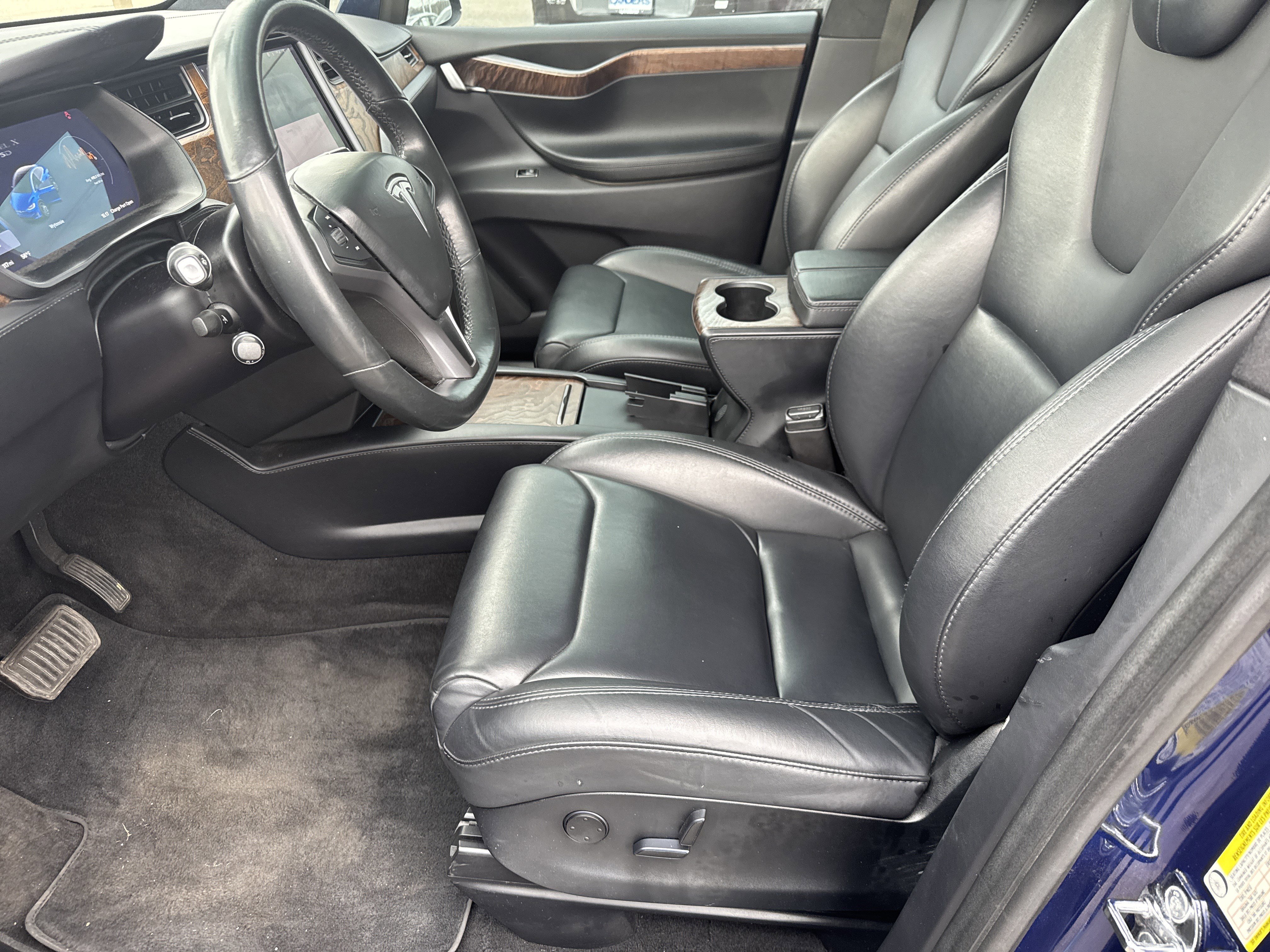 Used 2019 Tesla Model X 75D image 10